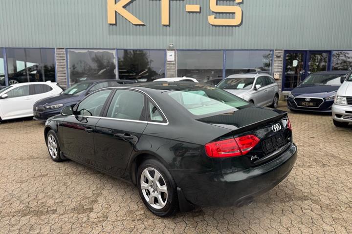 Grøn Audi A4 fra 2009