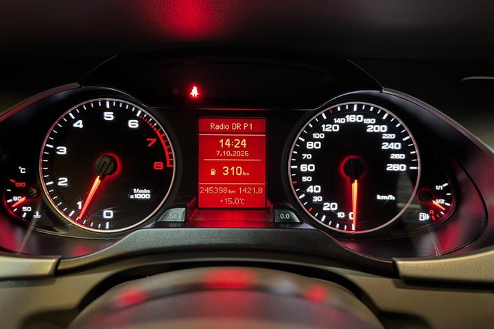 Grøn Audi A4 fra 2009