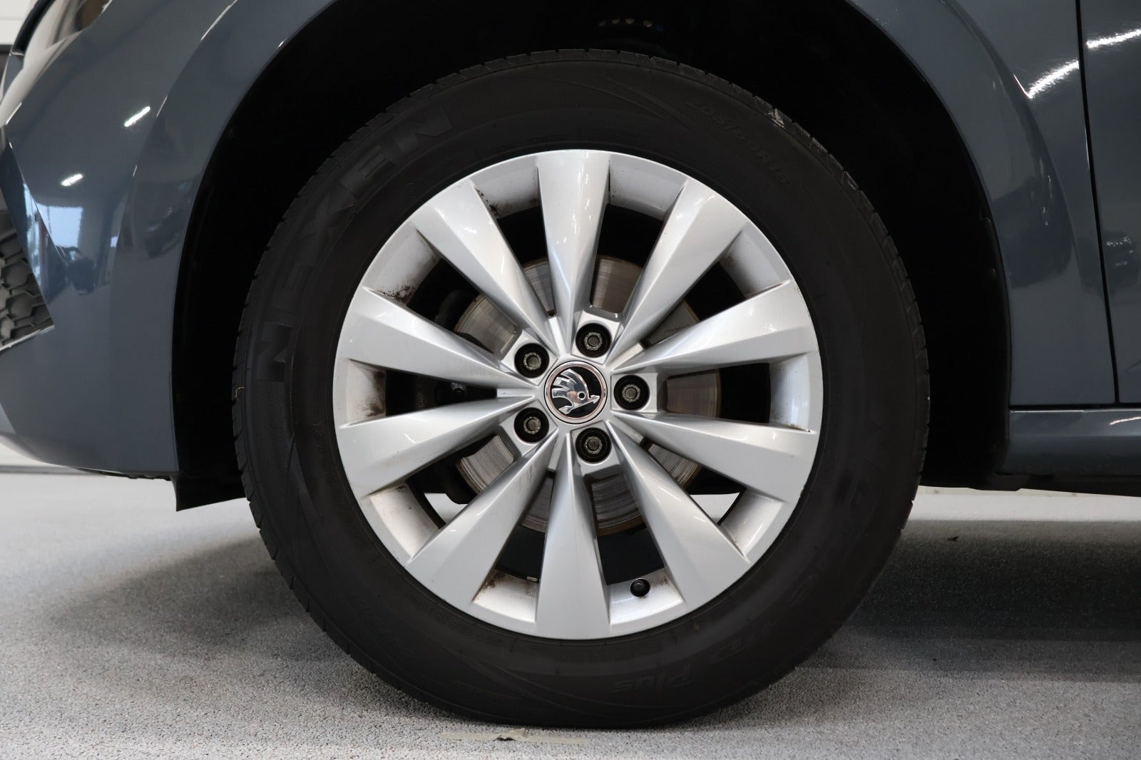 Grå Skoda Kamiq fra 2022