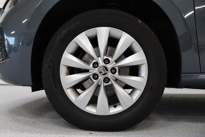 Grå Skoda Kamiq fra 2022