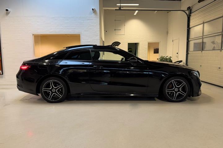 Sort Mercedes E300 fra 2018
