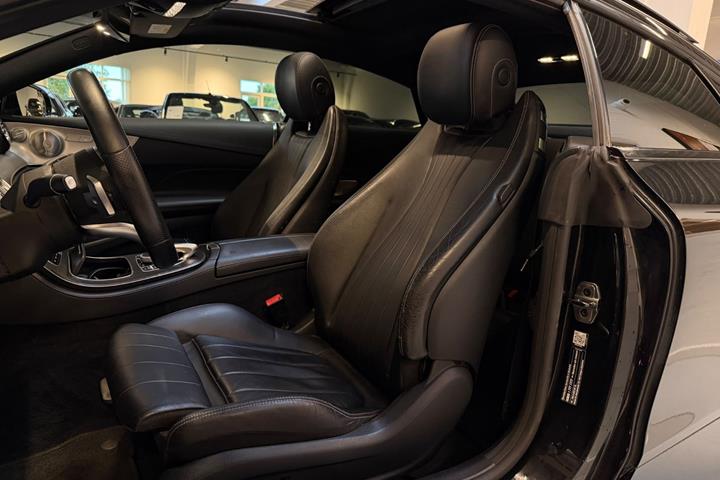 Sort Mercedes E300 fra 2018