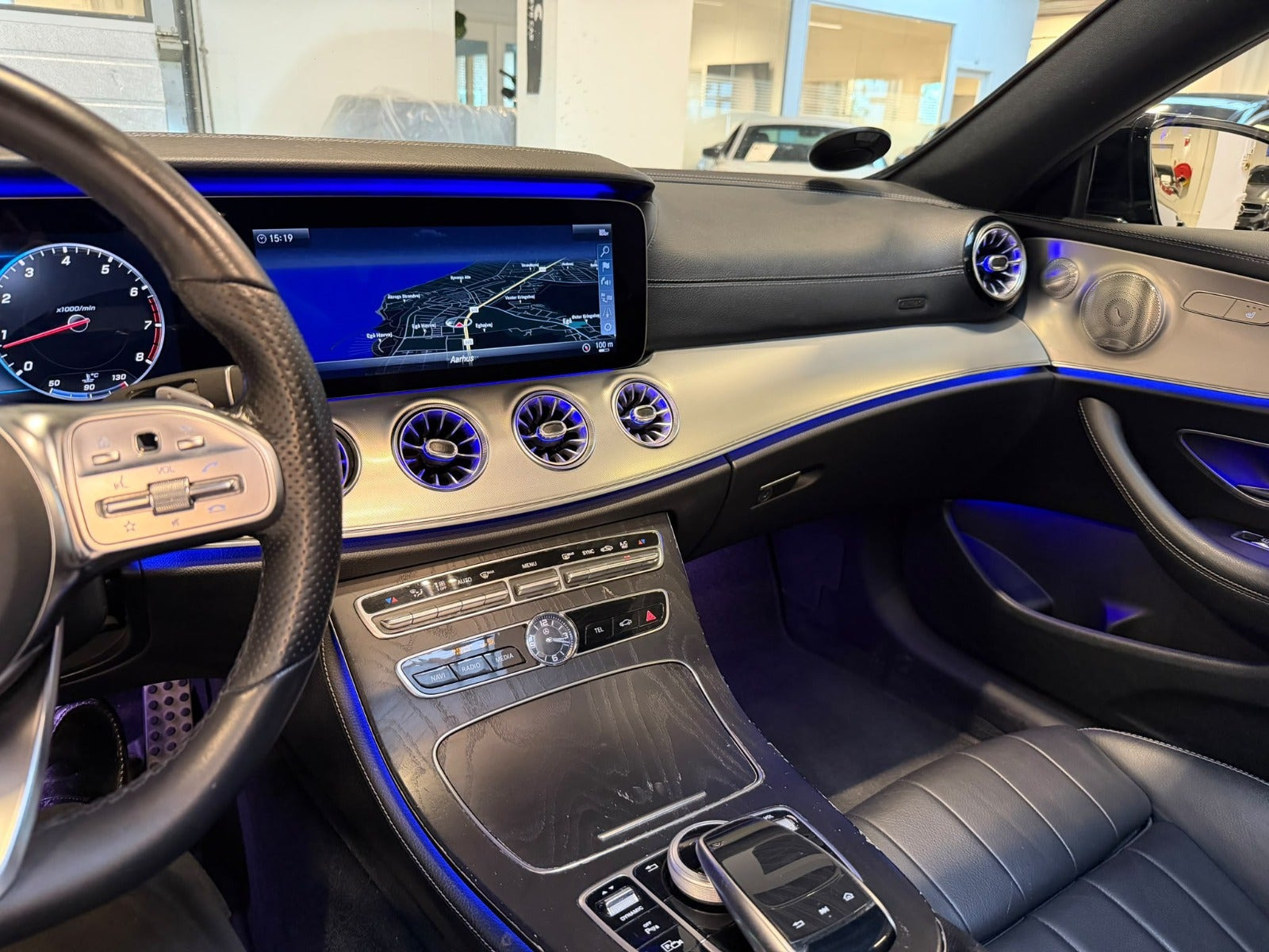 Sort Mercedes E300 fra 2018