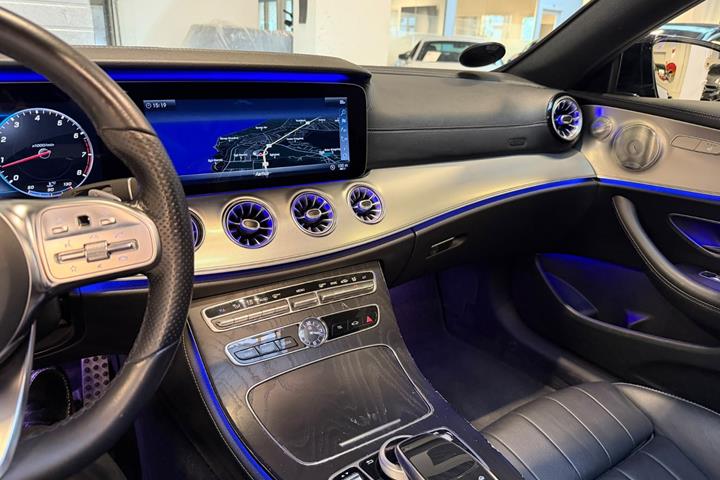 Sort Mercedes E300 fra 2018