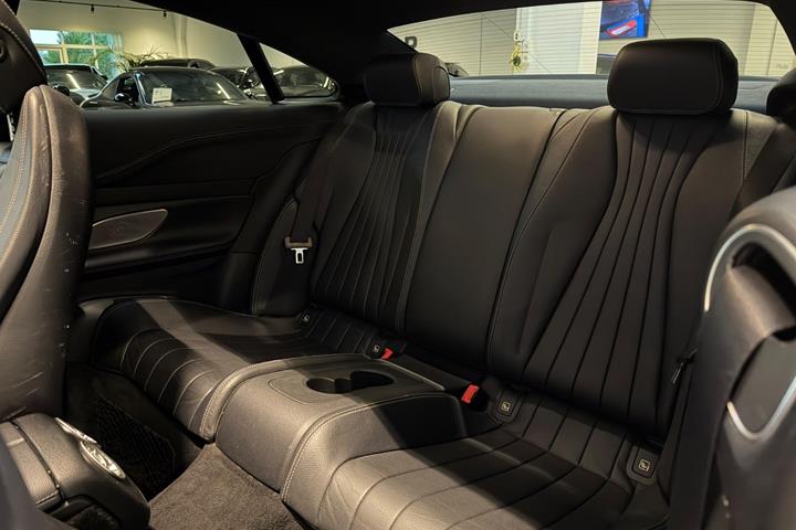 Sort Mercedes E300 fra 2018