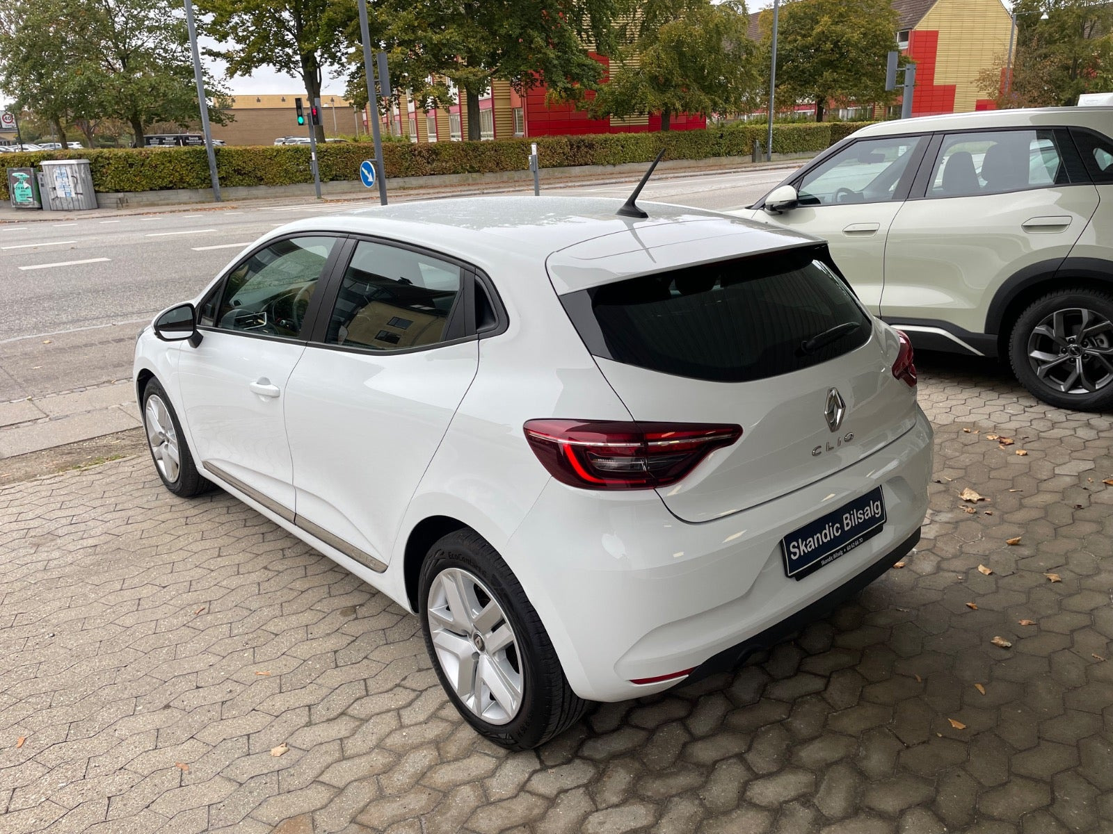 Hvid Renault Clio V fra 2020