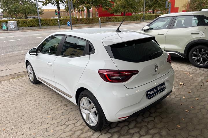 Hvid Renault Clio V fra 2020