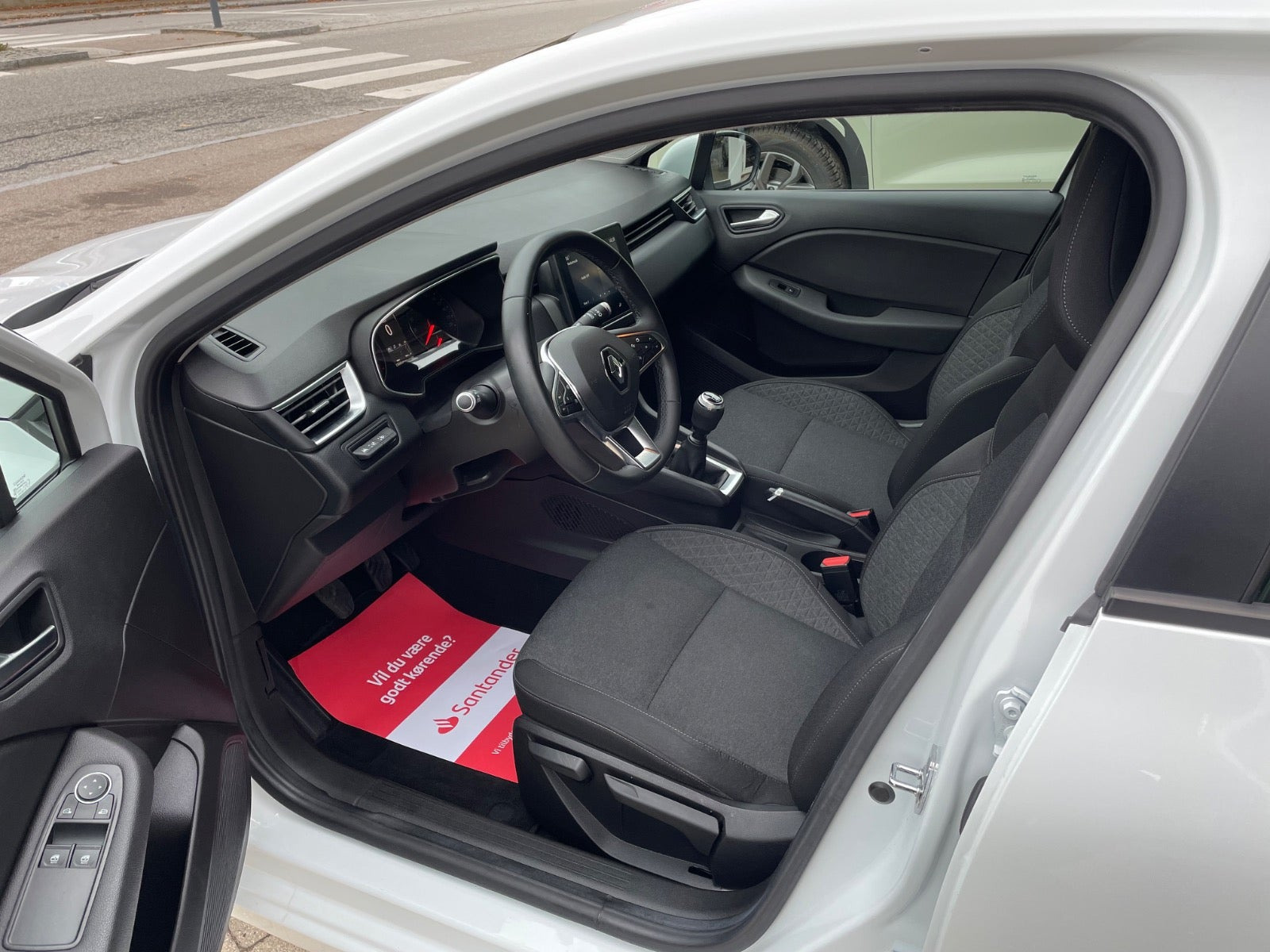 Hvid Renault Clio V fra 2020