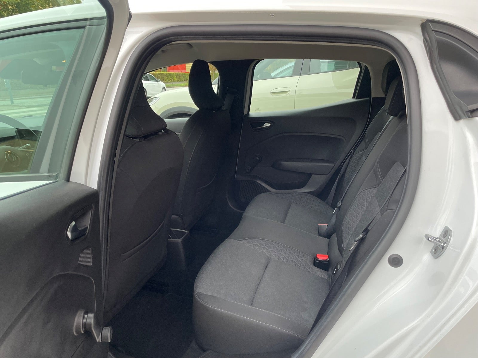 Hvid Renault Clio V fra 2020