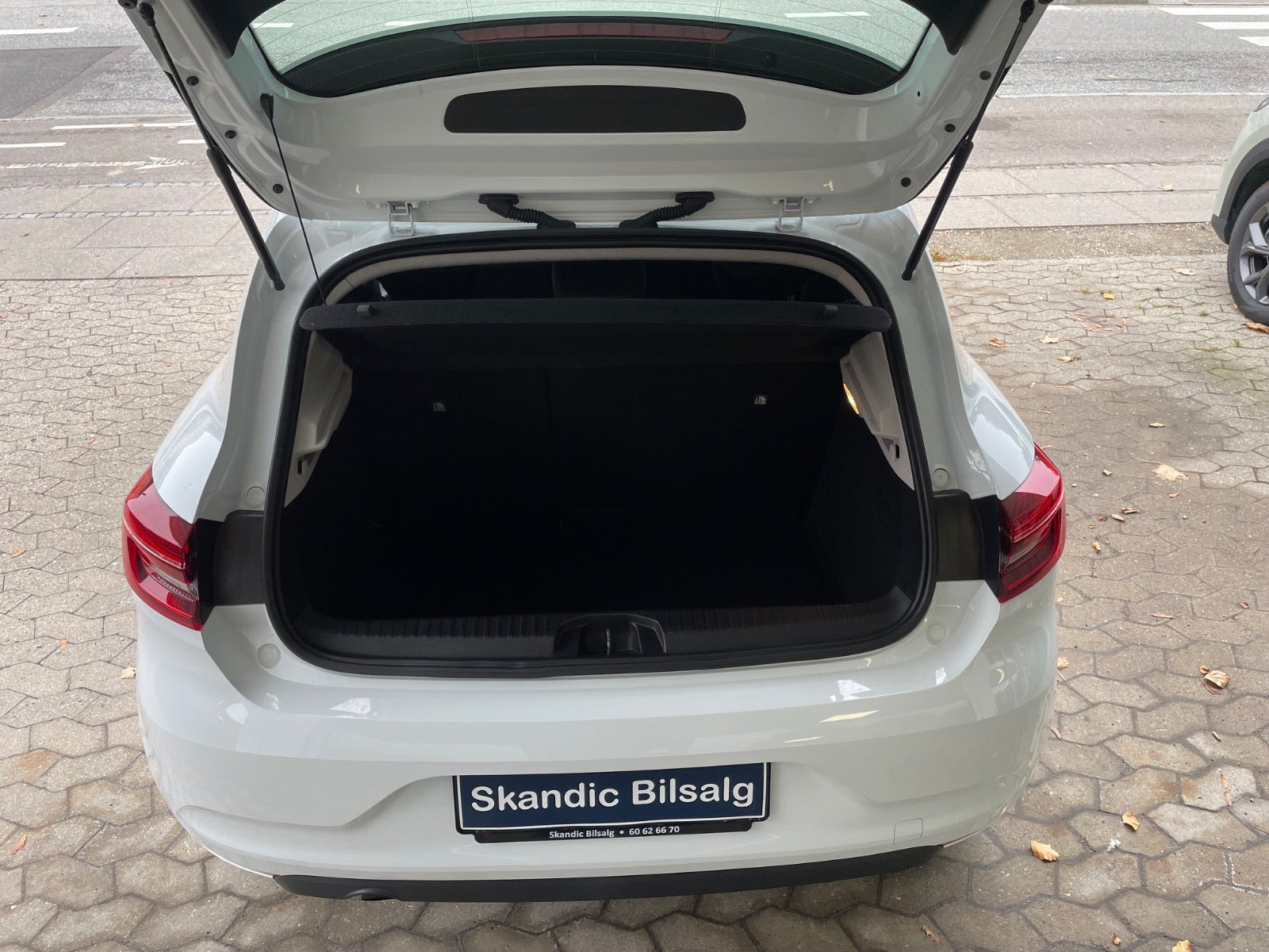Hvid Renault Clio V fra 2020