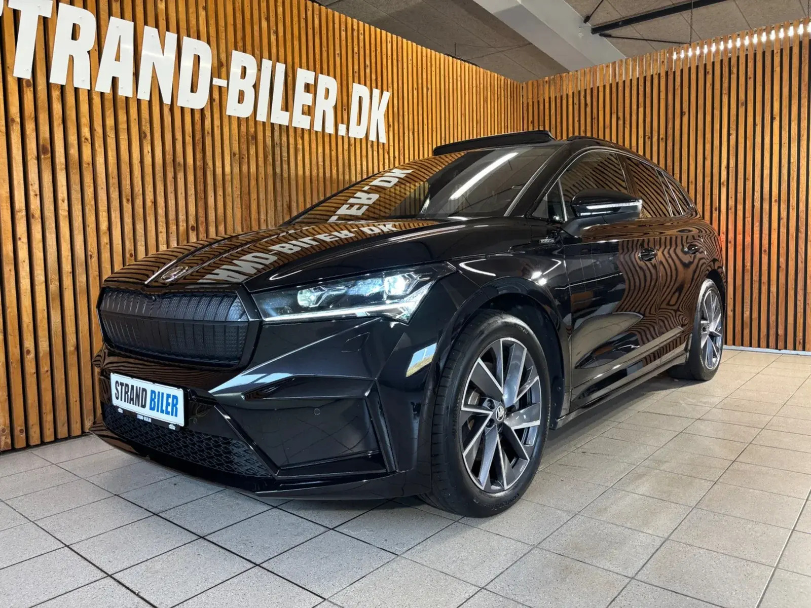 Sort Skoda Enyaq fra 2023
