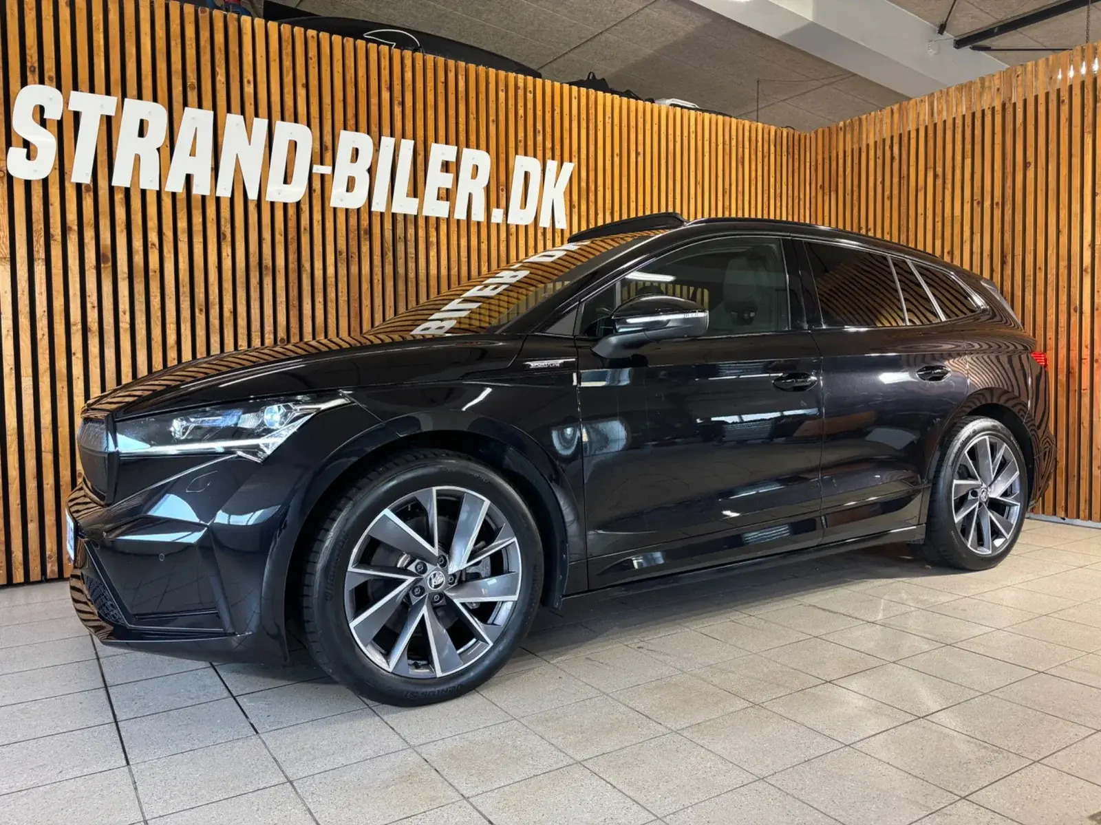 Sort Skoda Enyaq fra 2023