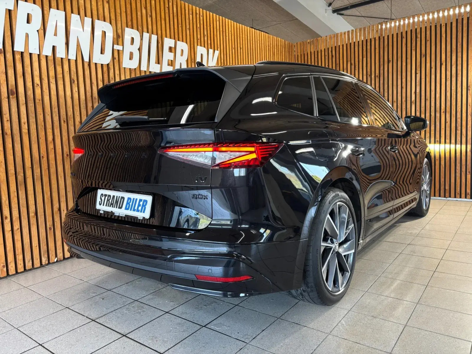 Sort Skoda Enyaq fra 2023
