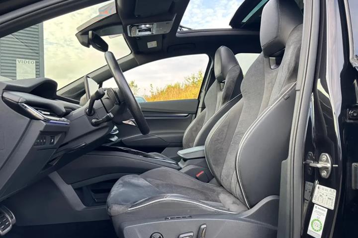 Sort Skoda Enyaq fra 2023