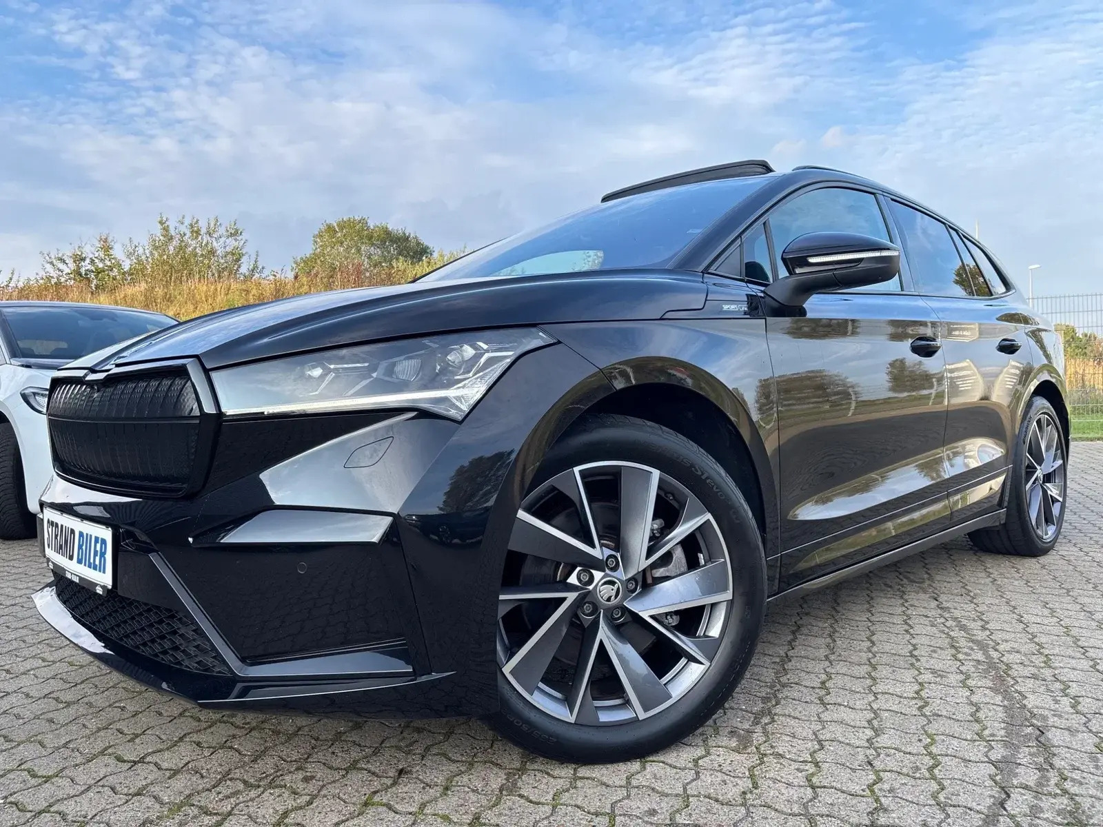 Sort Skoda Enyaq fra 2023