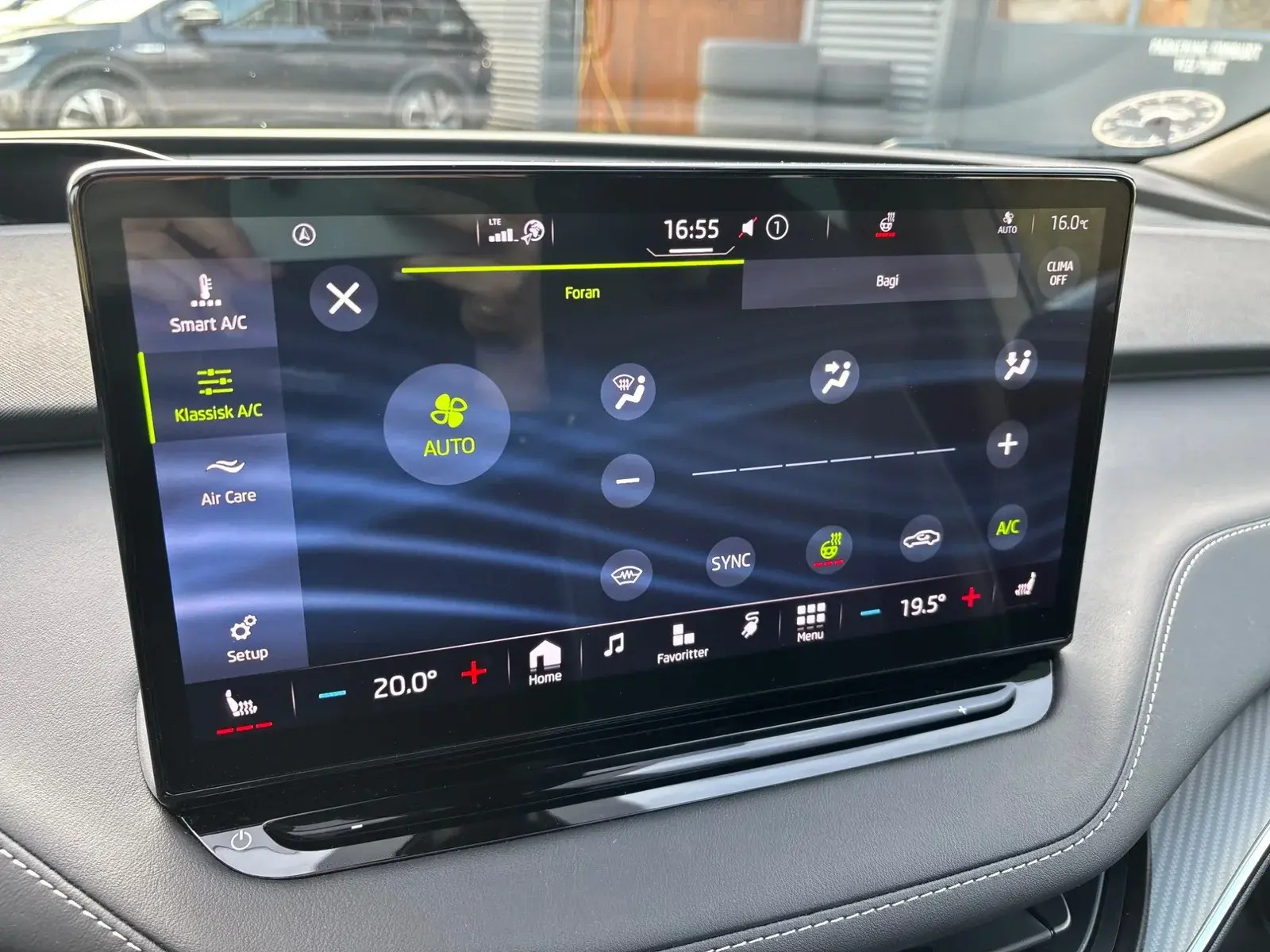 Sort Skoda Enyaq fra 2023