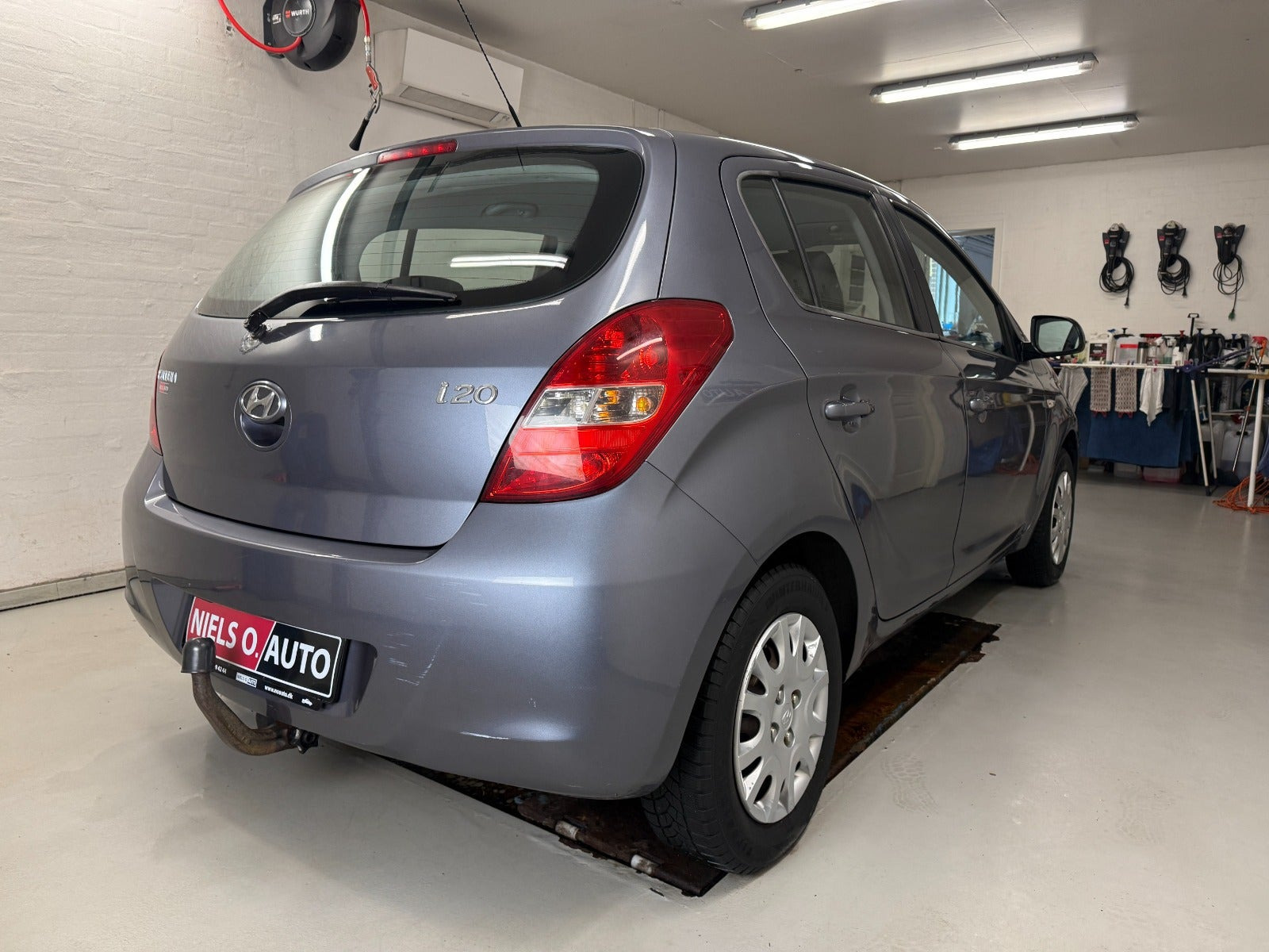 Grå Hyundai i20 fra 2010