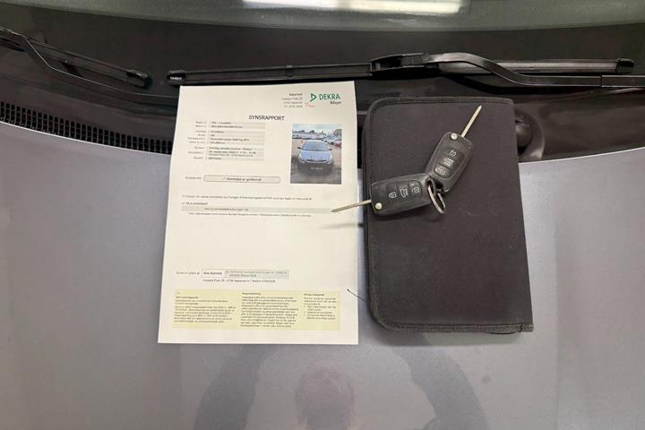 Grå Hyundai i20 fra 2010