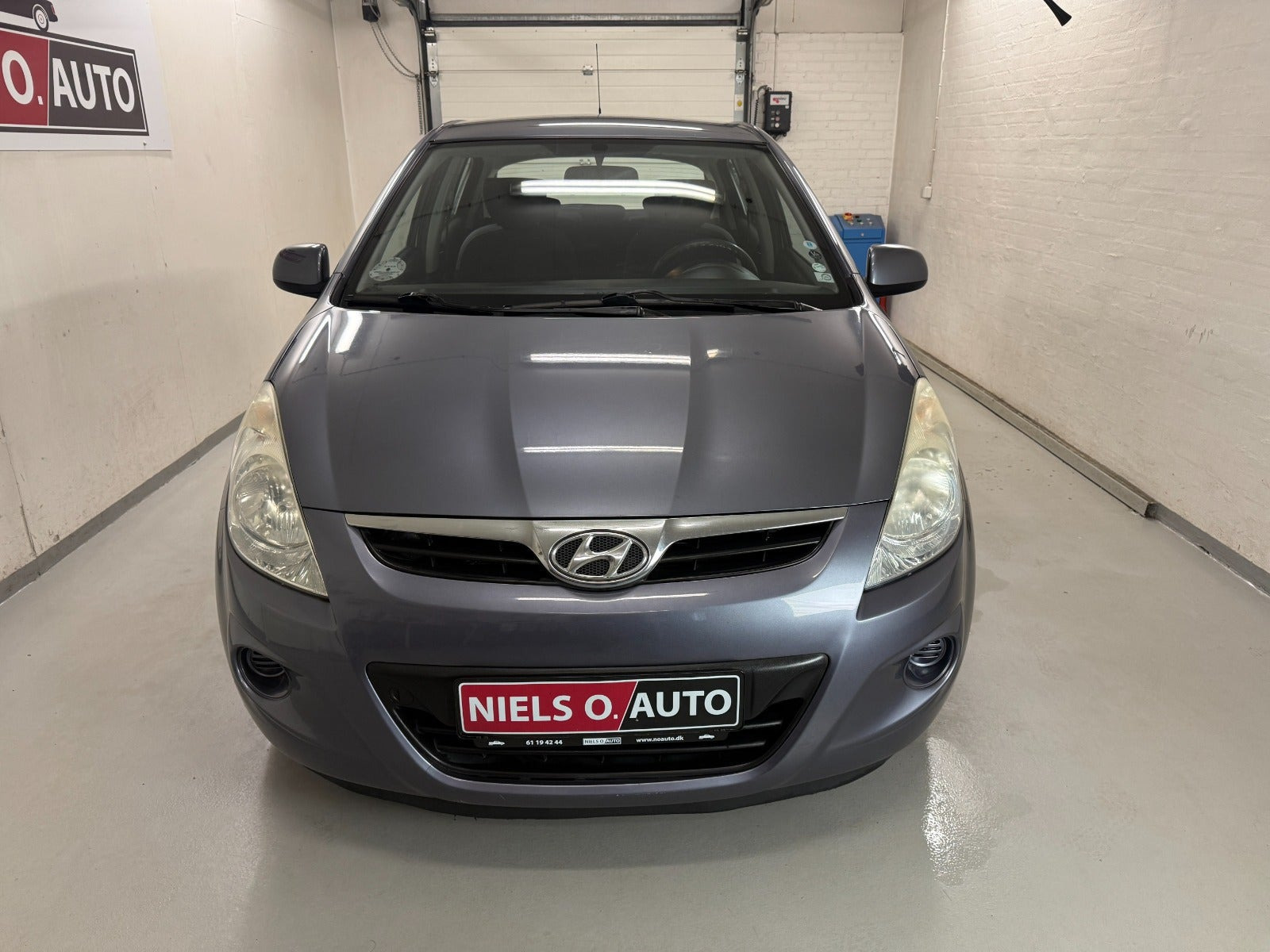 Grå Hyundai i20 fra 2010