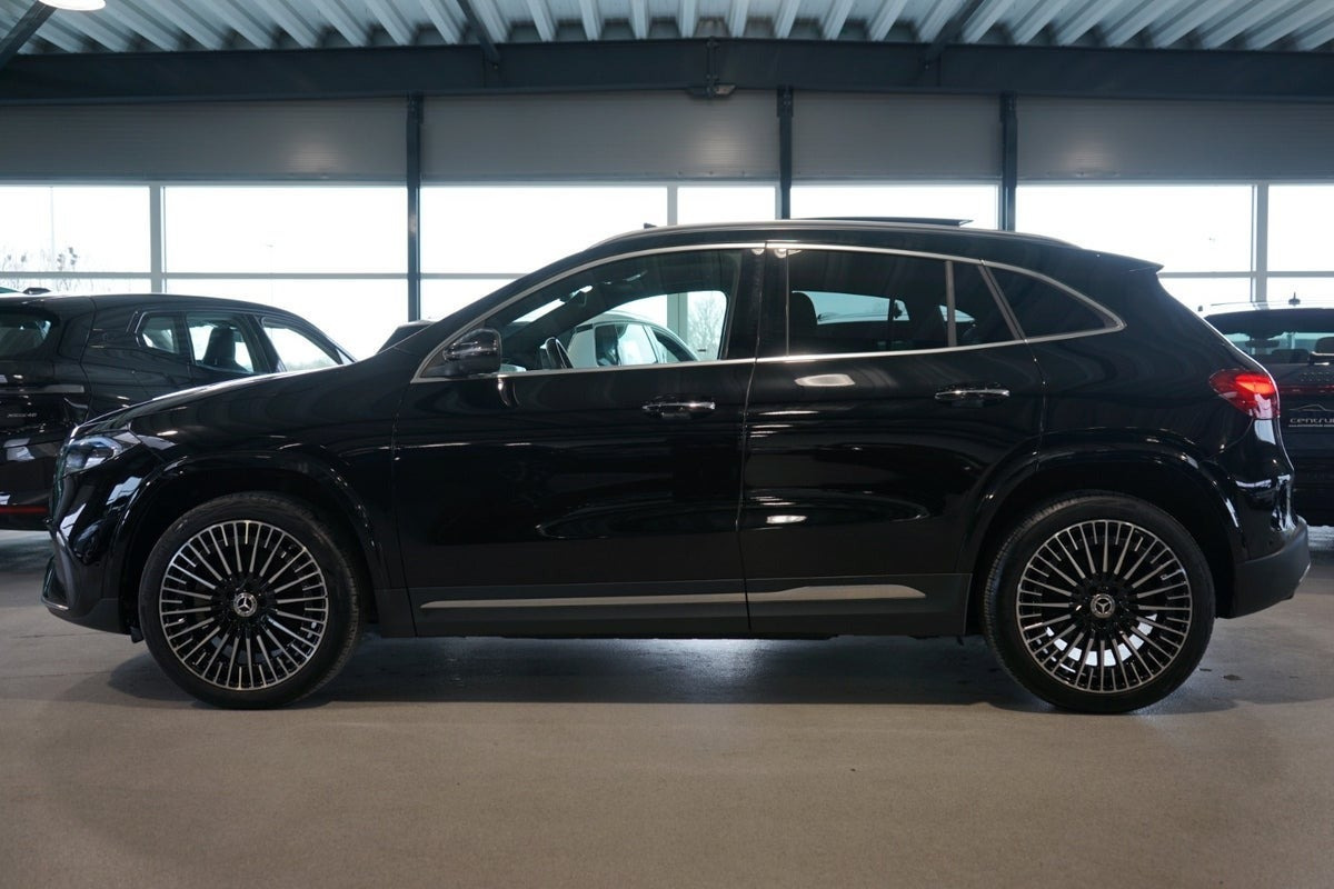 Sort Mercedes EQA250+ fra 2025