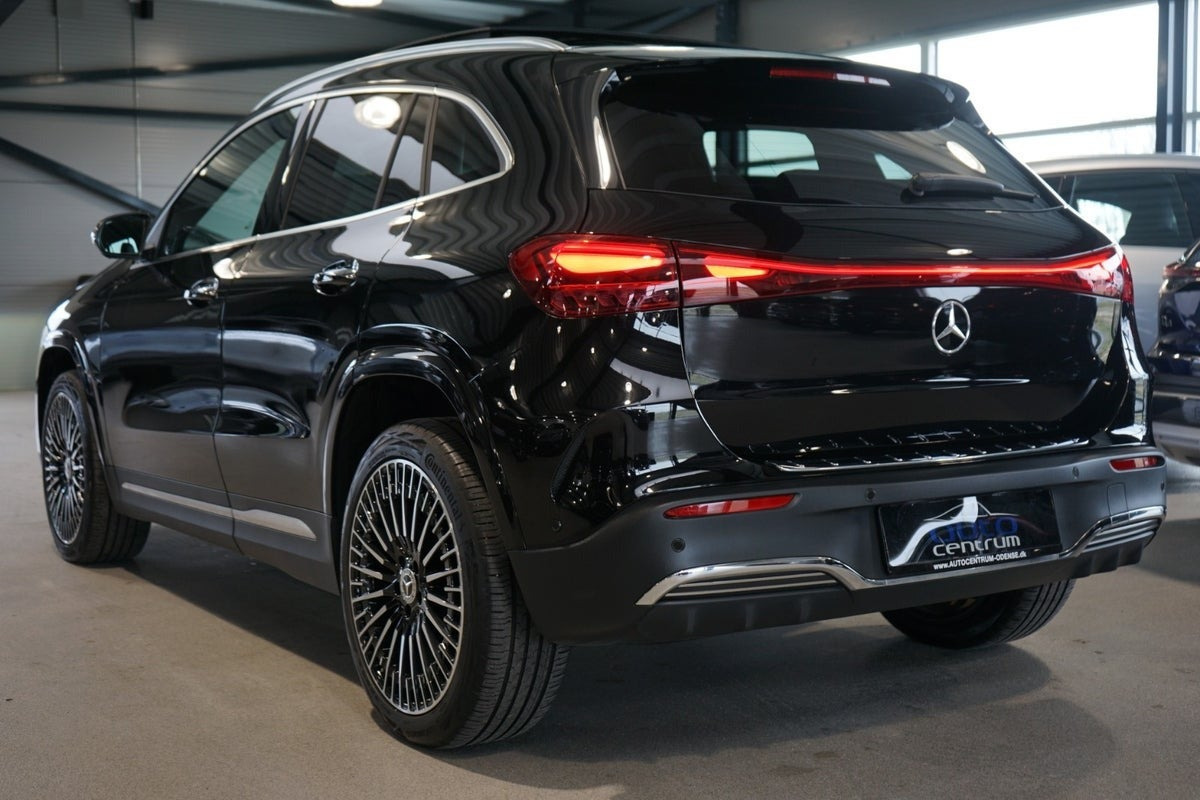 Sort Mercedes EQA250+ fra 2025