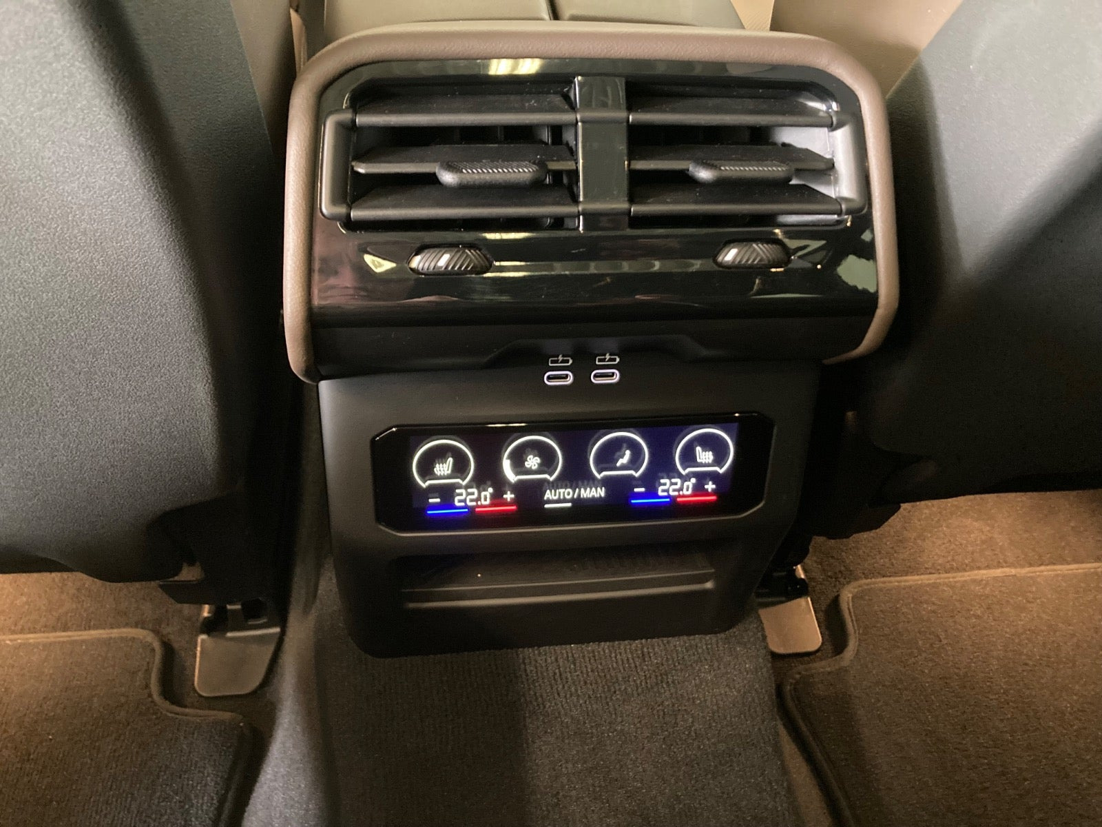 Grå BMW i5 fra 2026