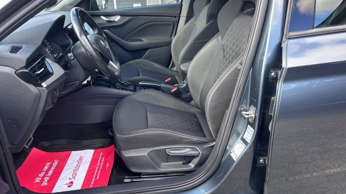 Grå Skoda Scala fra 2020