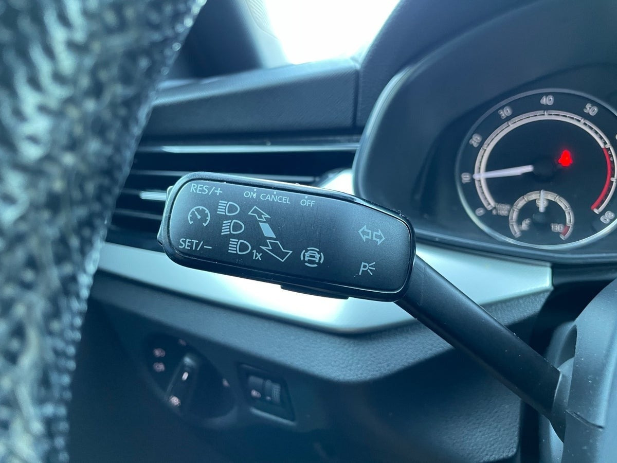 Grå Skoda Scala fra 2020