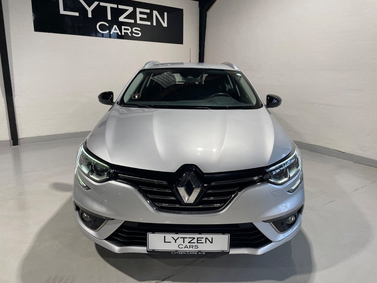 Sølv Renault Megane IV fra 2019