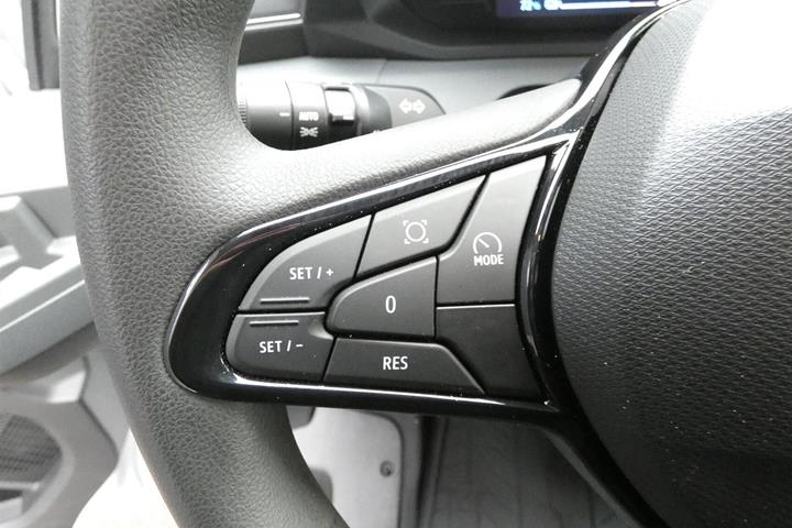 Hvid Renault Master V T35 fra 2026