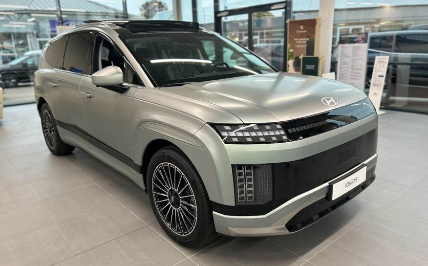 Hyundai Ioniq 9 110 Calligraphy Performance 4WD 6prs