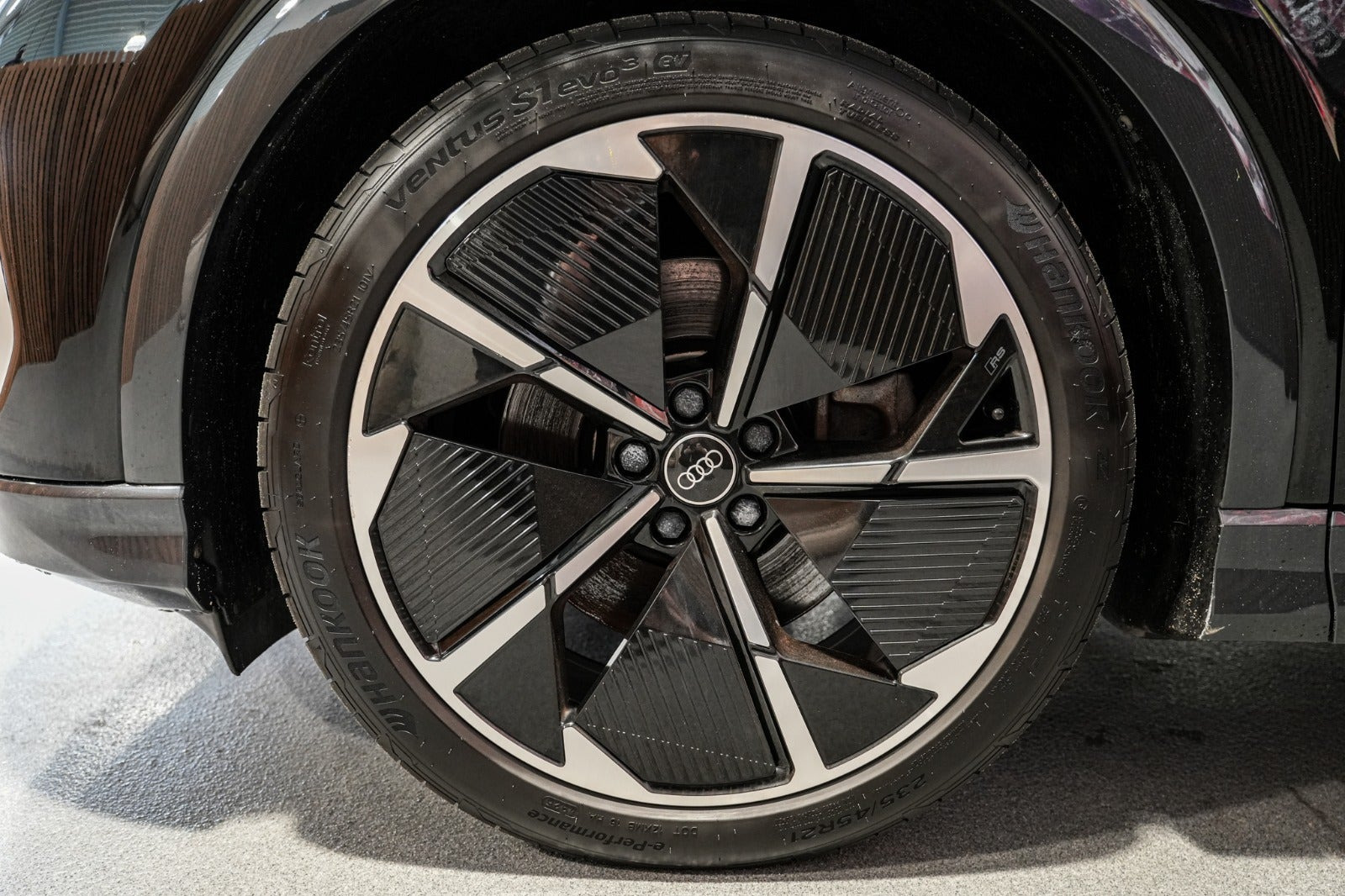 Sort Audi Q4 e-tron fra 2021