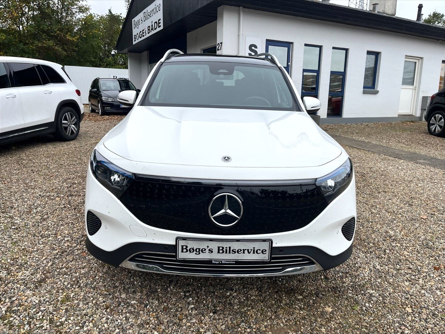 Hvid Mercedes EQB250+ fra 2025