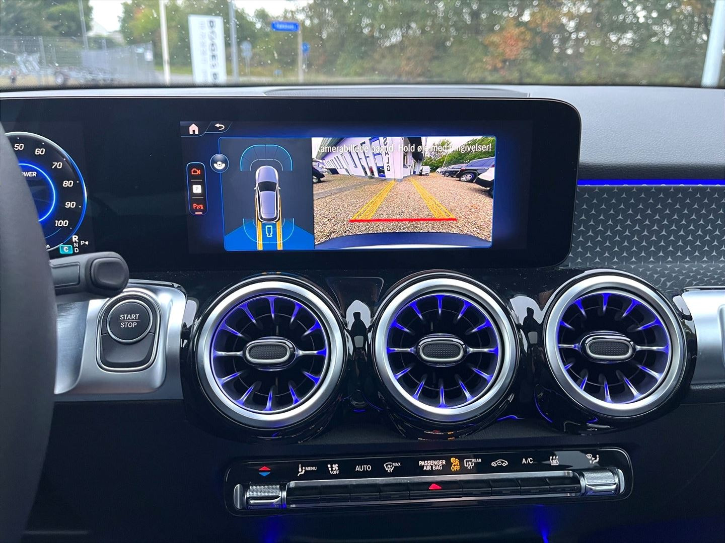 Hvid Mercedes EQB250+ fra 2025