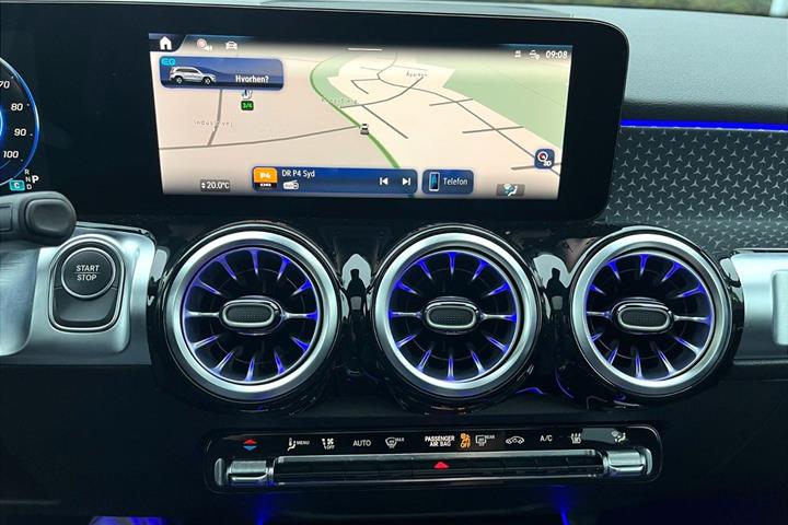 Hvid Mercedes EQB250+ fra 2025