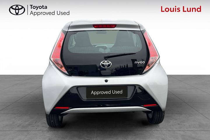 Grå Toyota Aygo fra 2016