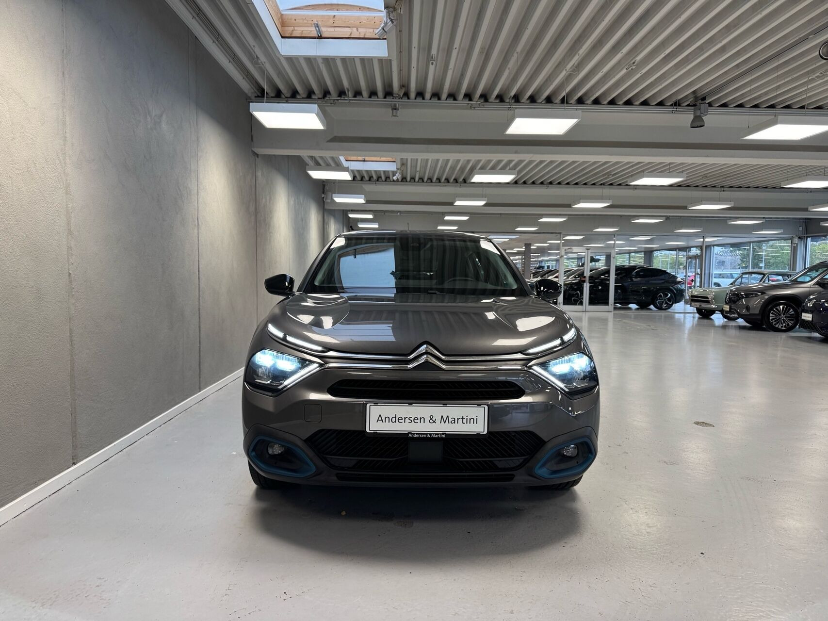 Grå Citroën ë-C4 fra 2022