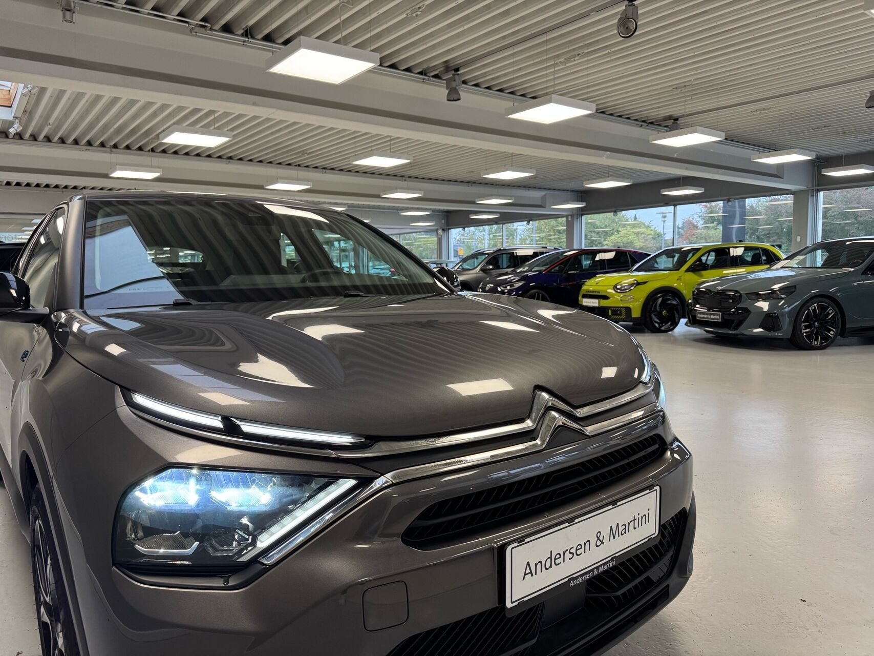 Grå Citroën ë-C4 fra 2022