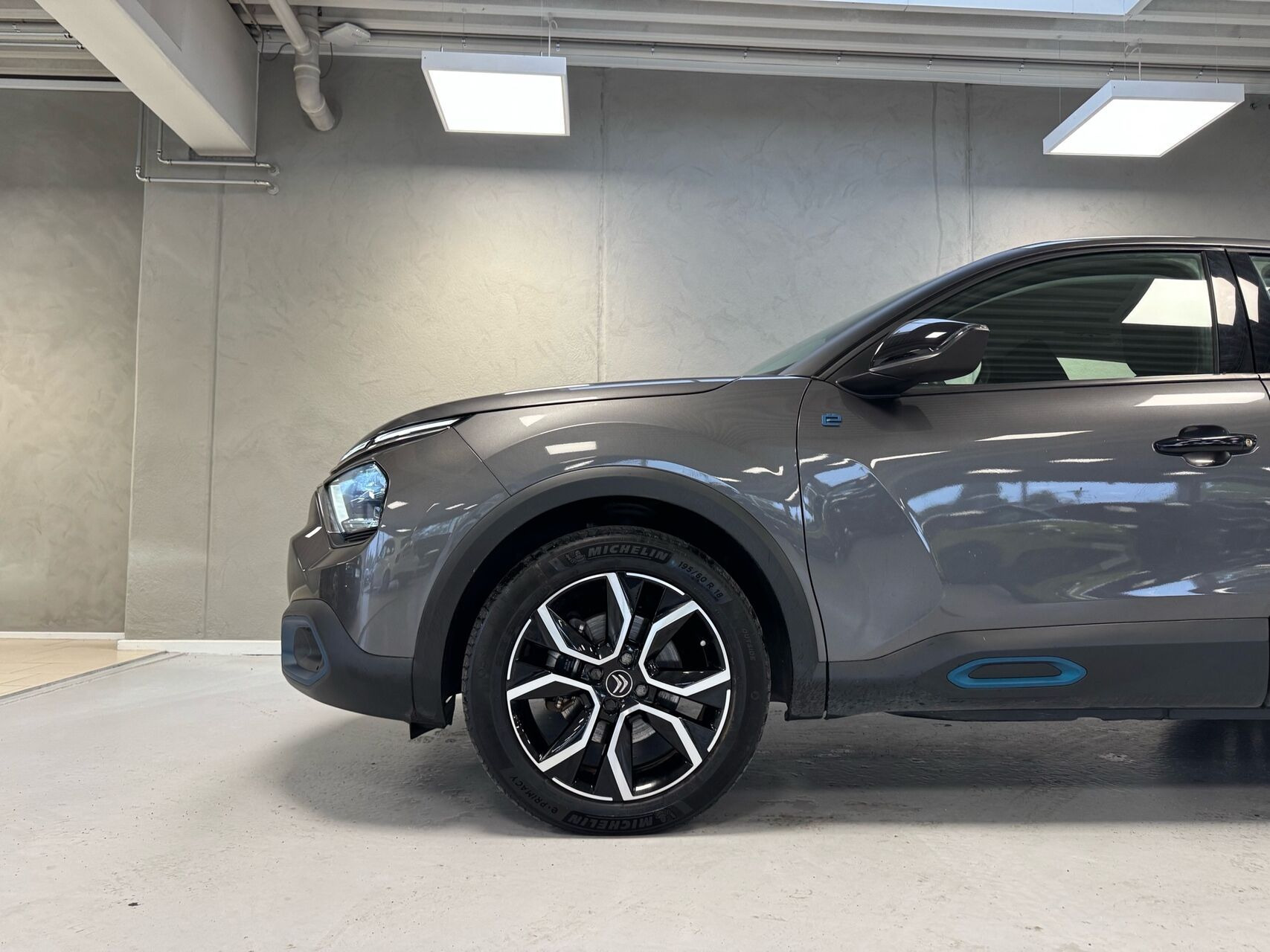 Grå Citroën ë-C4 fra 2022