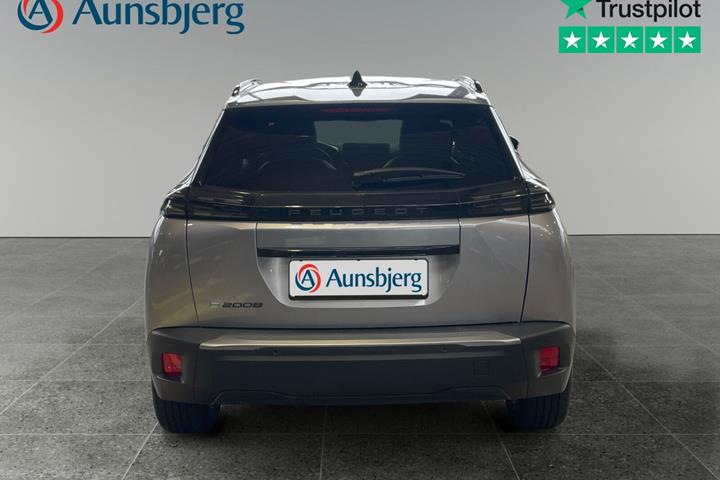 Grå Peugeot e-2008 fra 2025