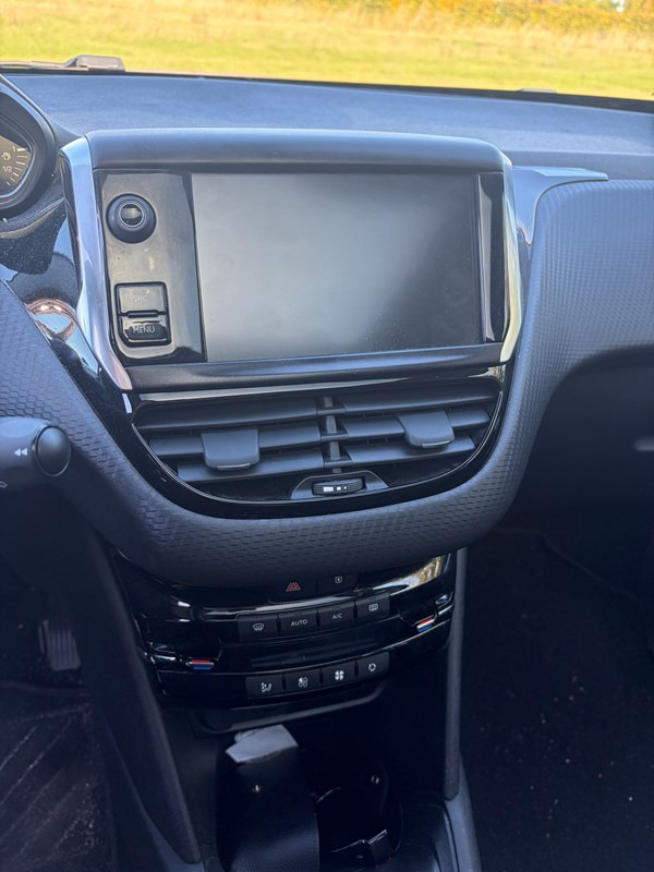 undefined Peugeot 208 fra 2019