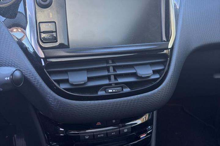 undefined Peugeot 208 fra 2019