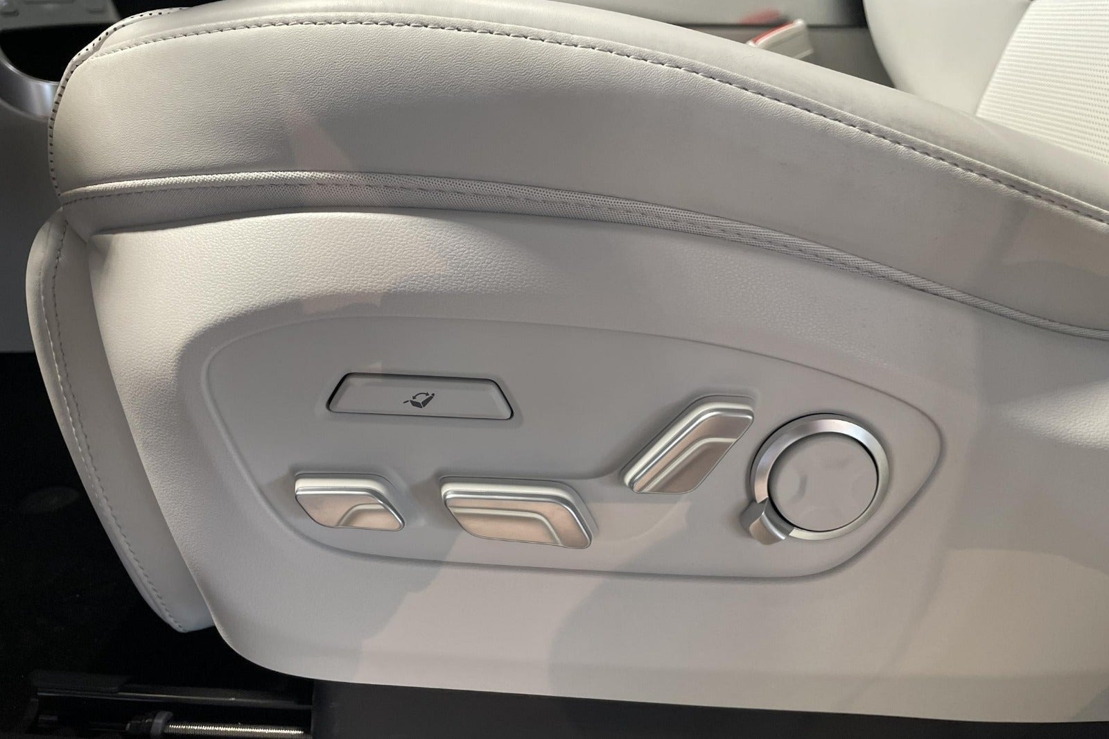 Sort Hyundai Ioniq 9 fra 2026