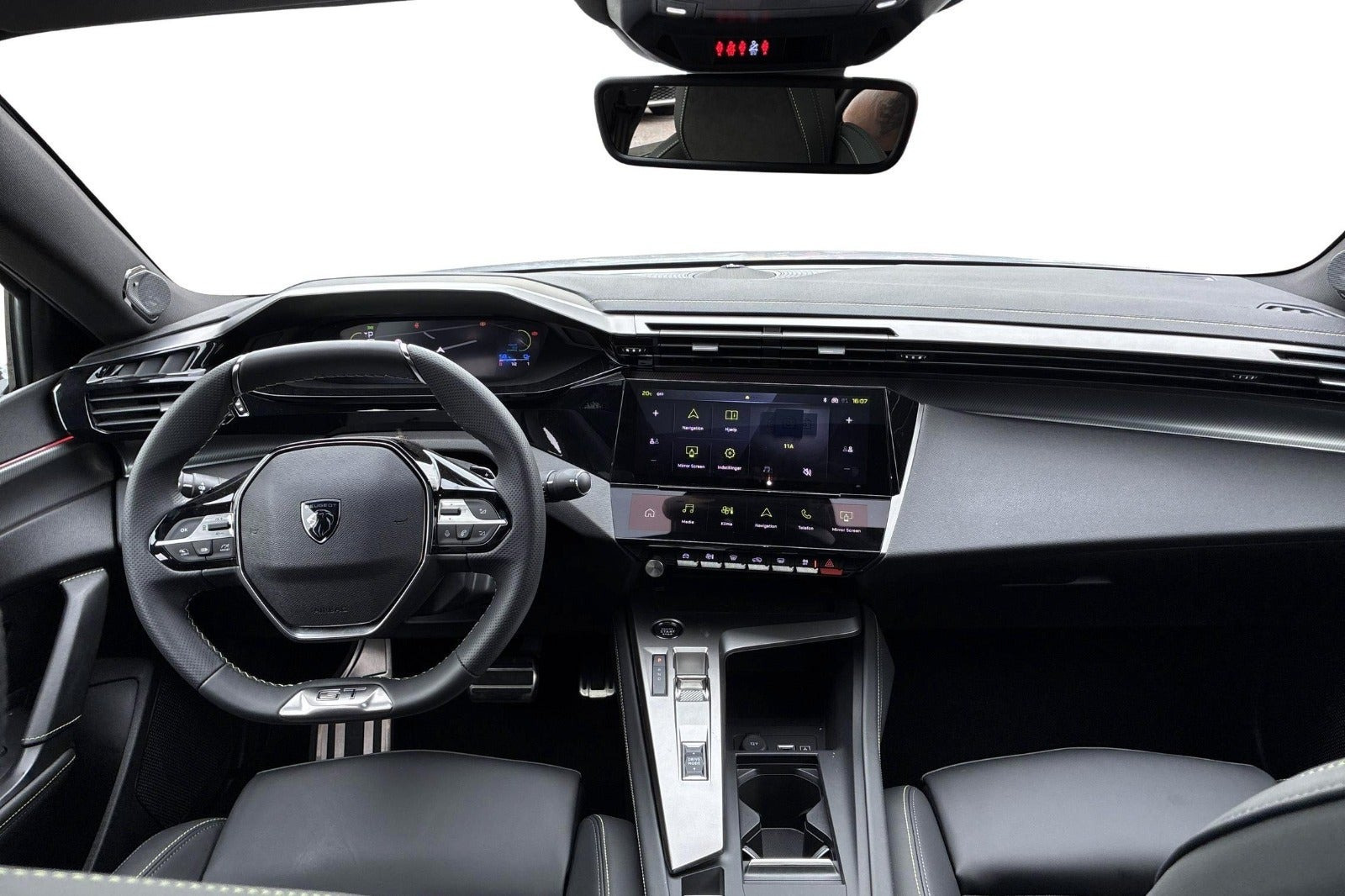 Grå Peugeot e-408 fra 2026