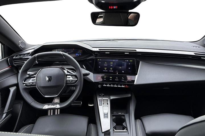 Grå Peugeot e-408 fra 2026