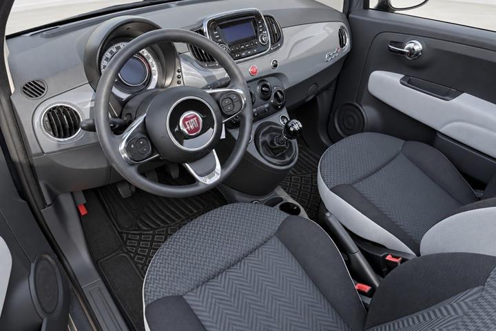 Grå Fiat 500C fra 2015