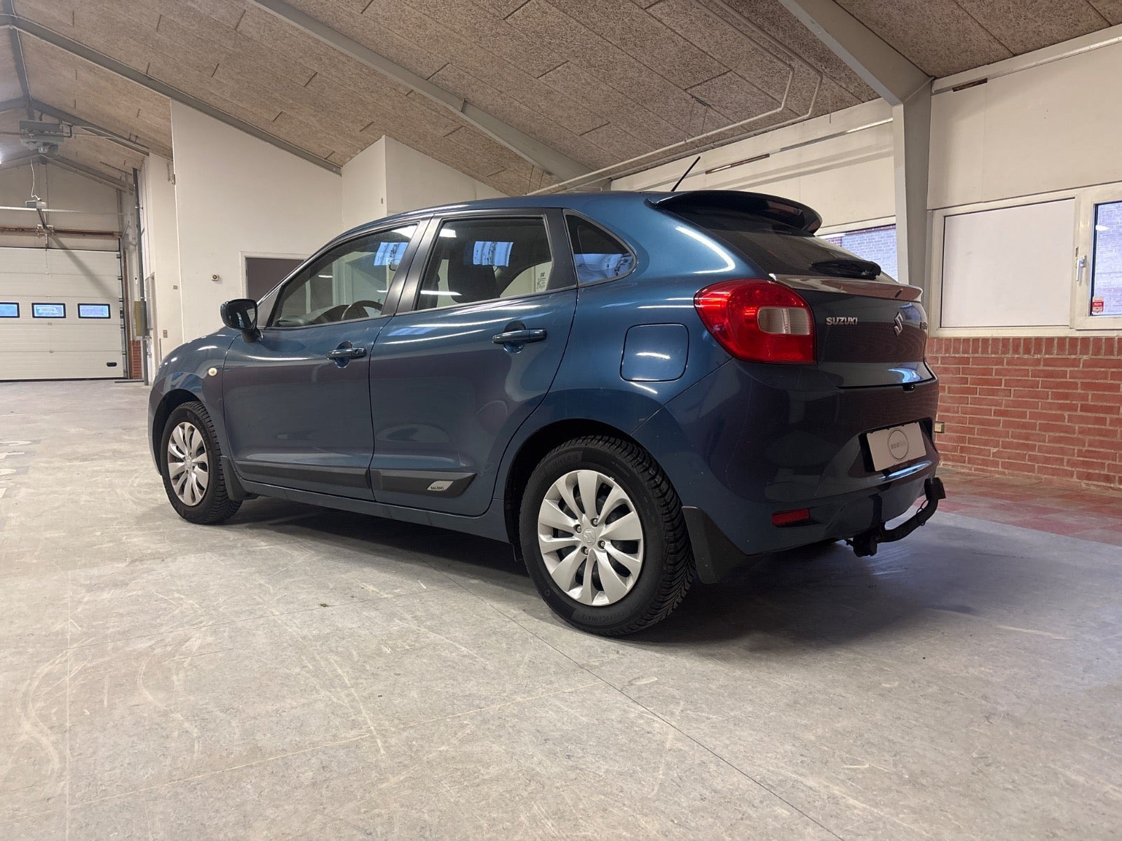Blå Suzuki Baleno fra 2016