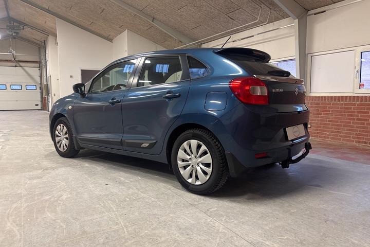 Blå Suzuki Baleno fra 2016