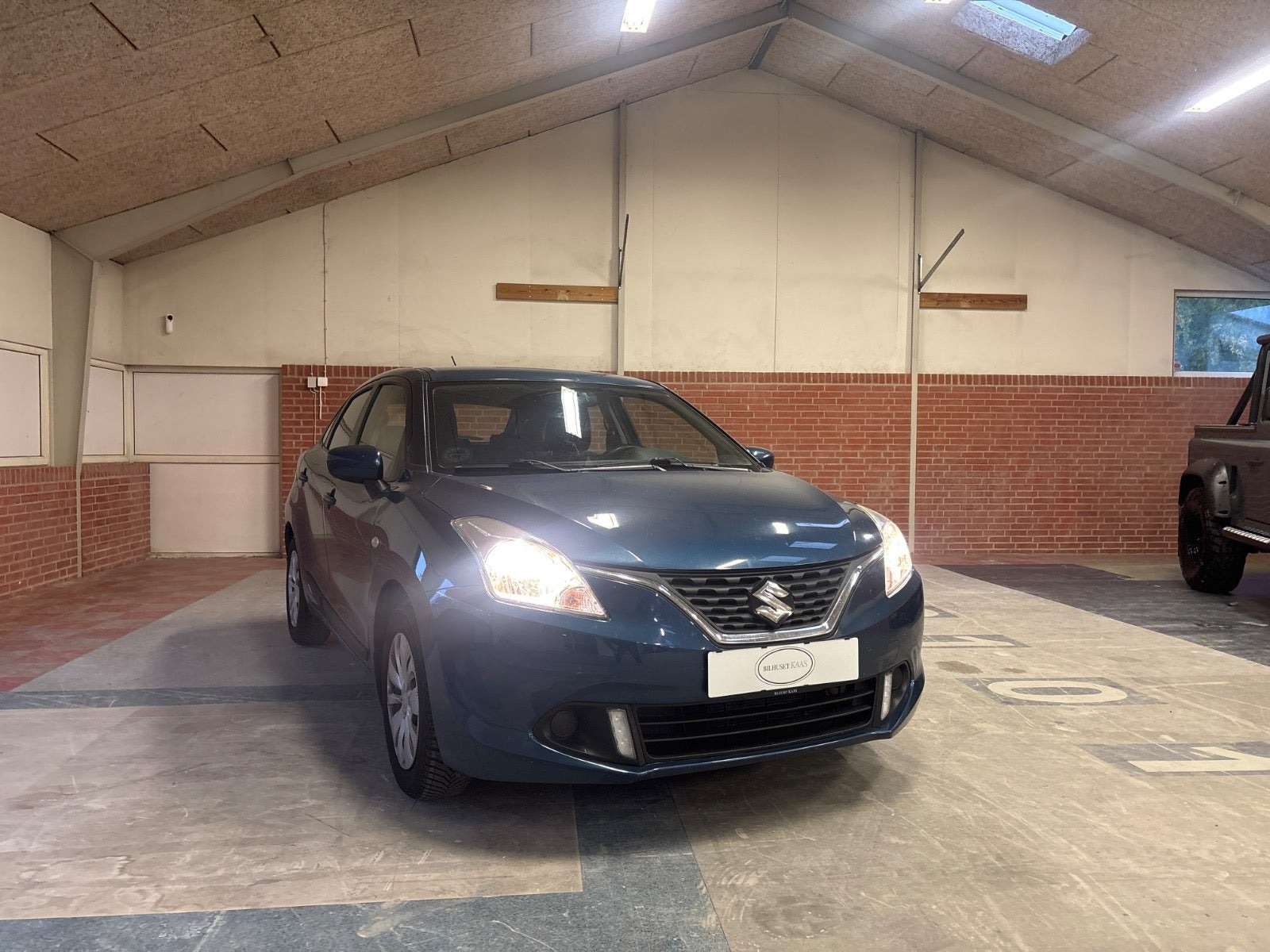 Blå Suzuki Baleno fra 2016