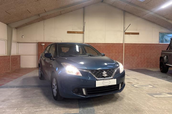 Blå Suzuki Baleno fra 2016